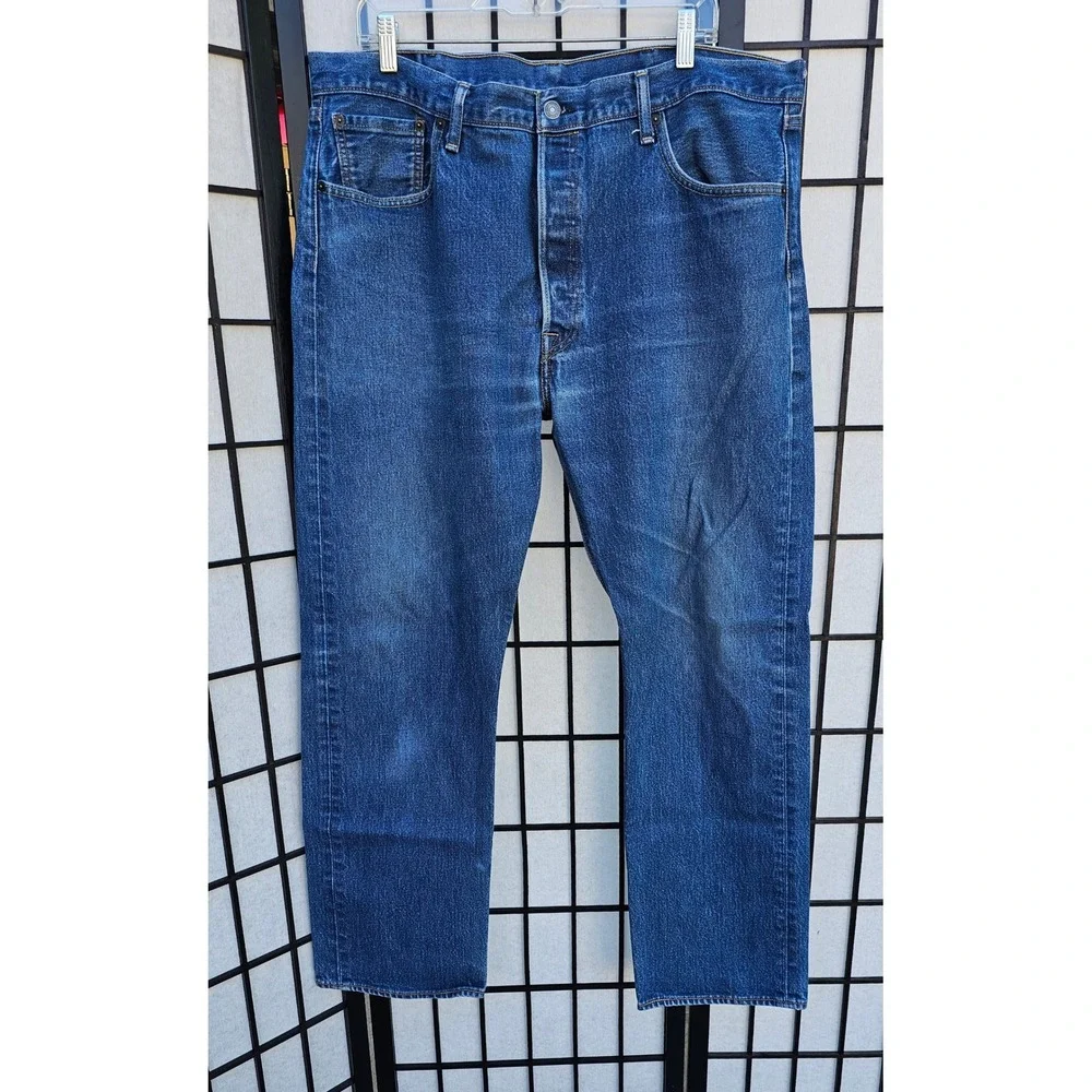 LEVI'S 501 Button Fly Jeans Men's 40x32 Medium Wash Straight Leg Denim Classic‎